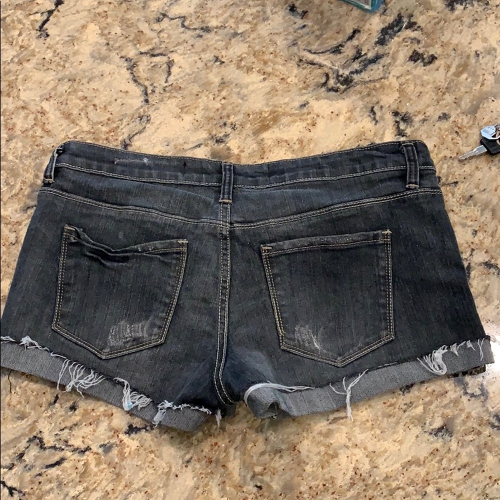 Shorts - Picture 2 of 3